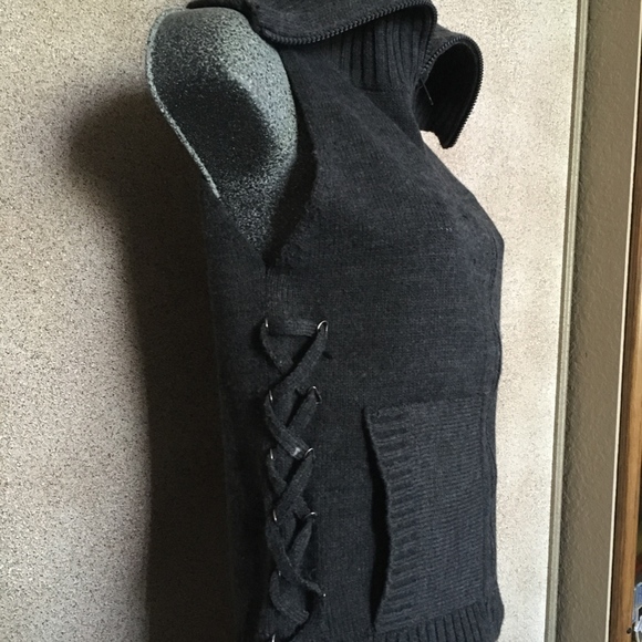 English Rose - Sleeveless Sweater Zip Up Collar - Picture 4 of 8